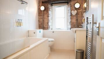 Traditional Double Room, Ensuite | Bathroom