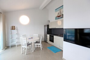 Condo, 2 Bedrooms, Kitchen, Sea View | Private kitchen