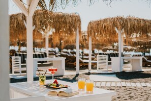 Exterior - Sea View Beach Hotel (Santorini)