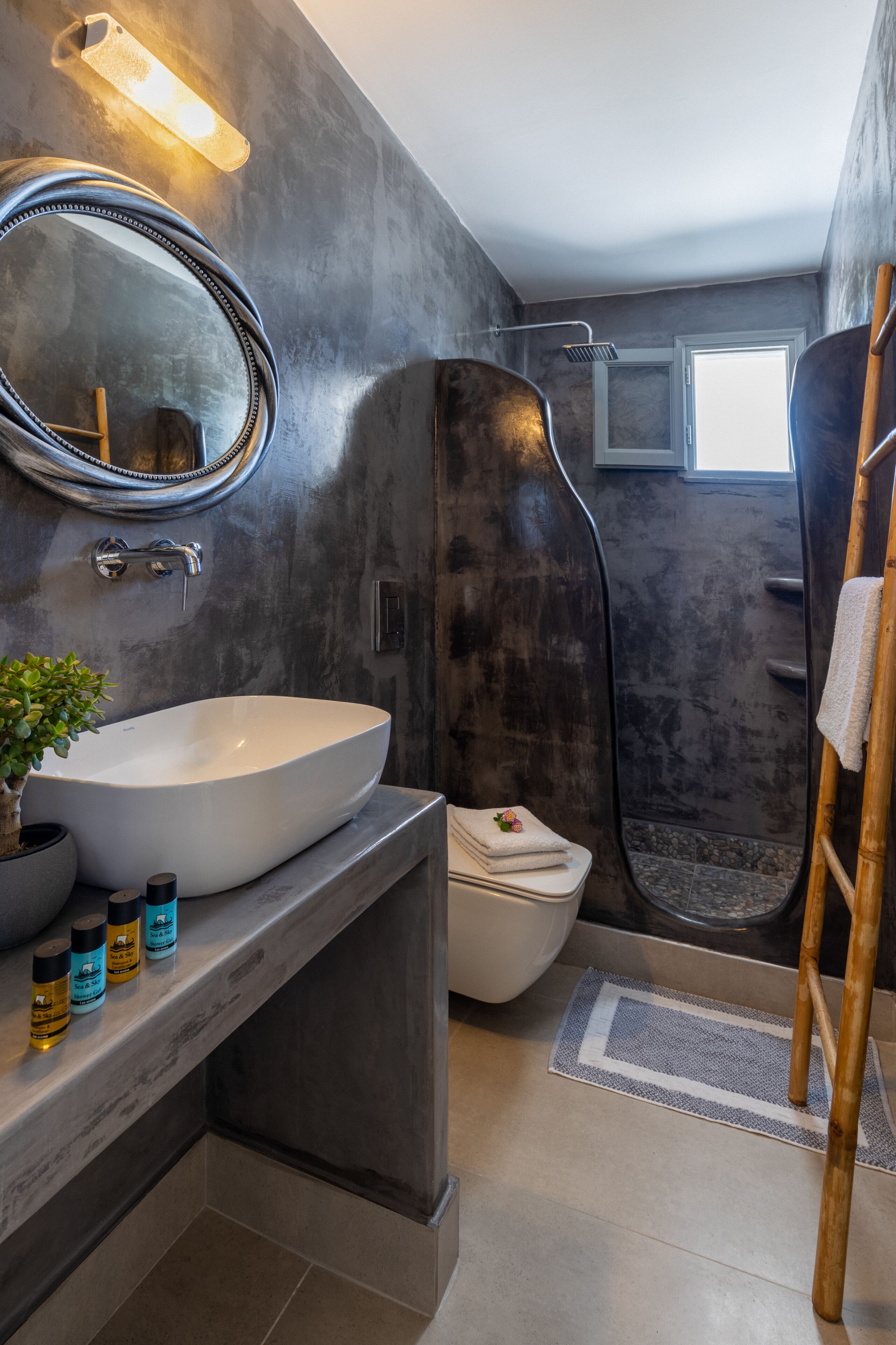 junior suite with sea view | 1 bedroom, pillow-top beds, in-room safe, desk