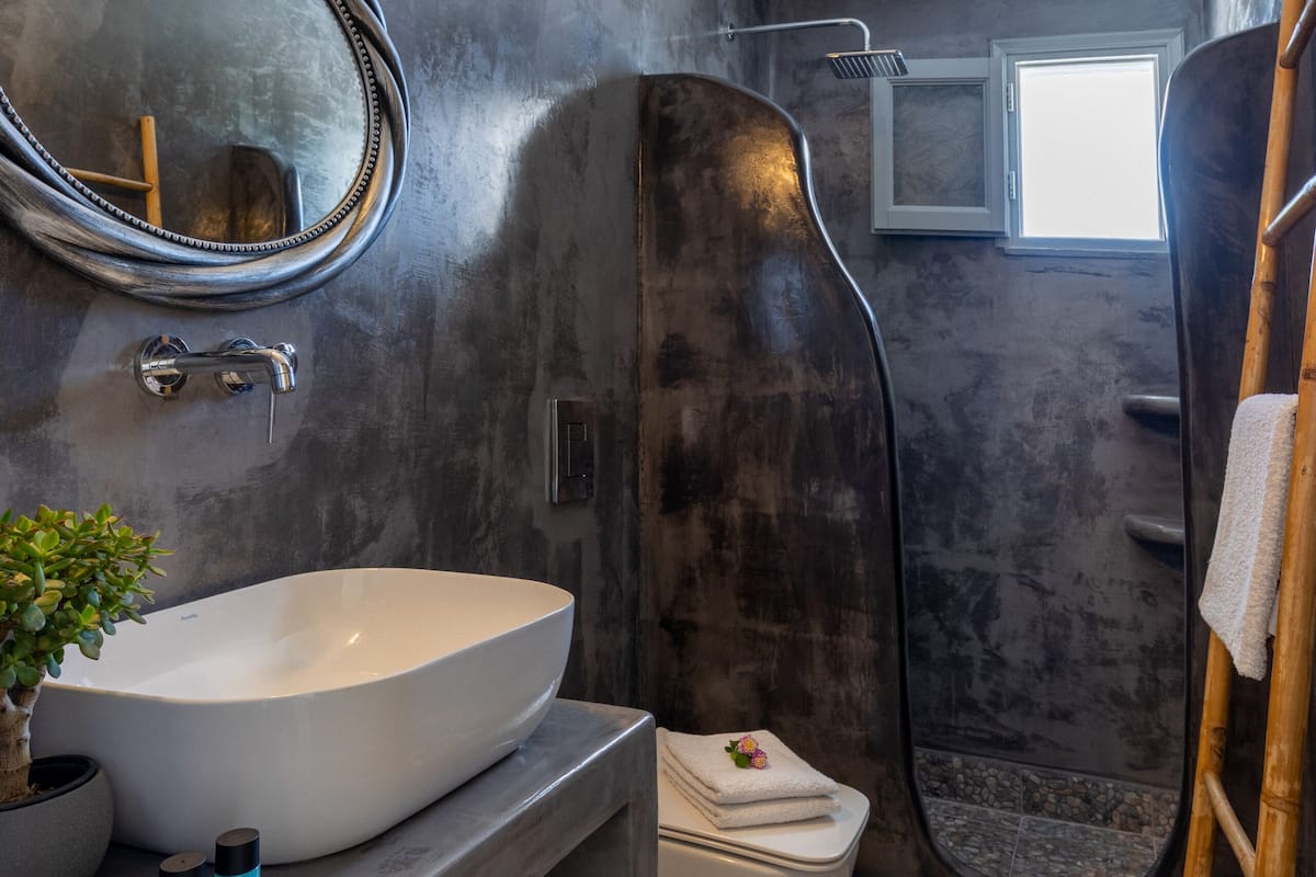 junior suite with sea view | 1 bedroom, pillow-top beds, in-room safe, desk