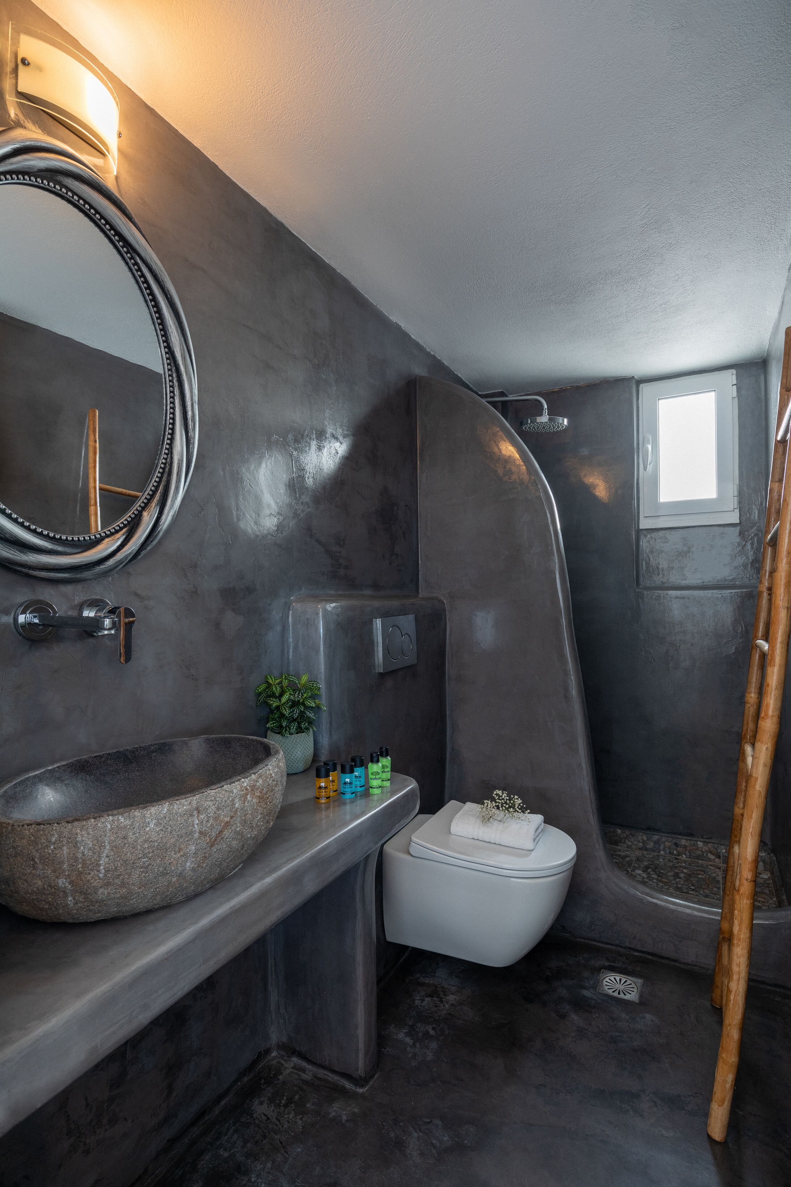 family room with sea view | bathroom | free toiletries, hair dryer, towels, soap