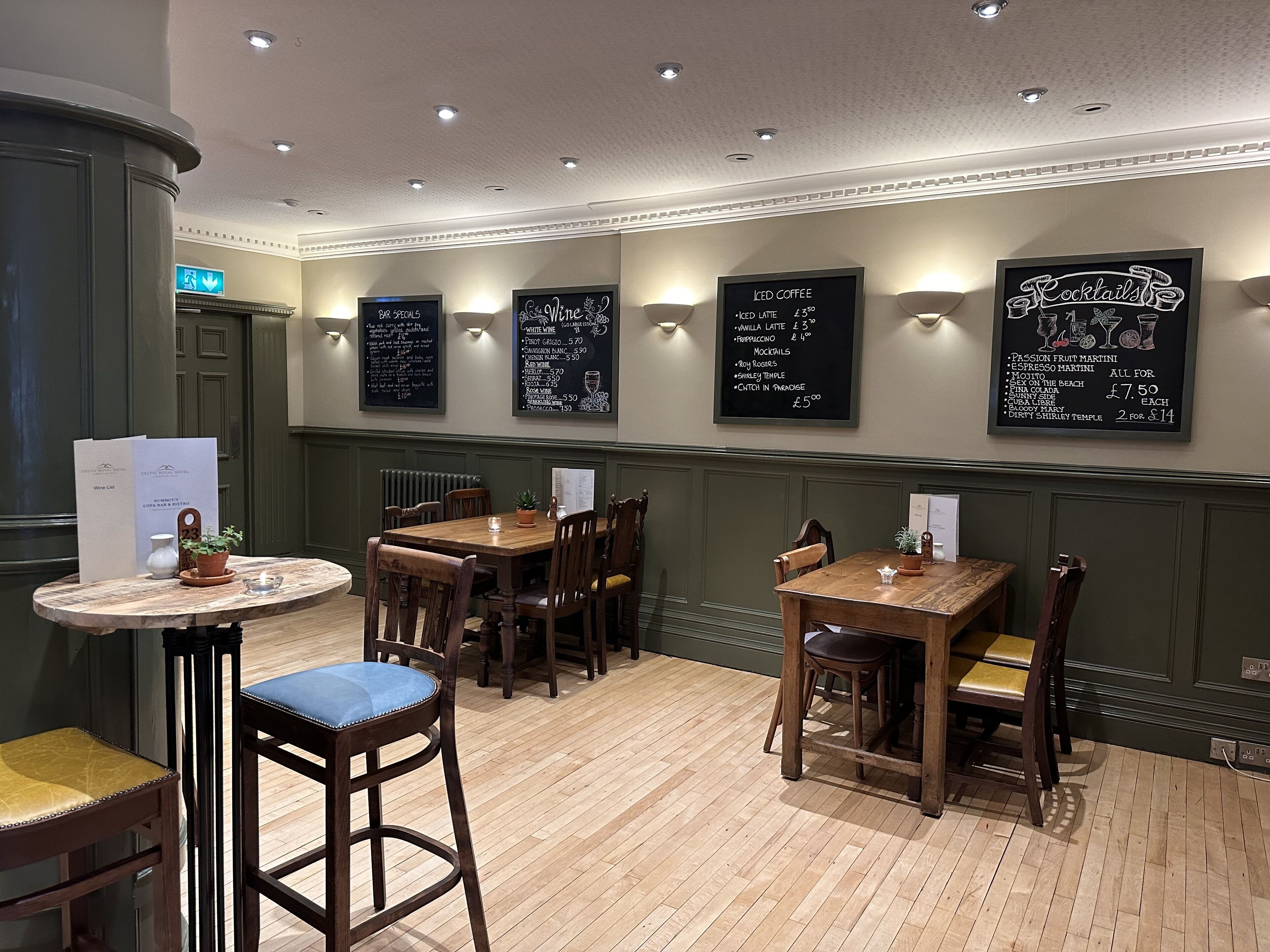 serves lunch and dinner