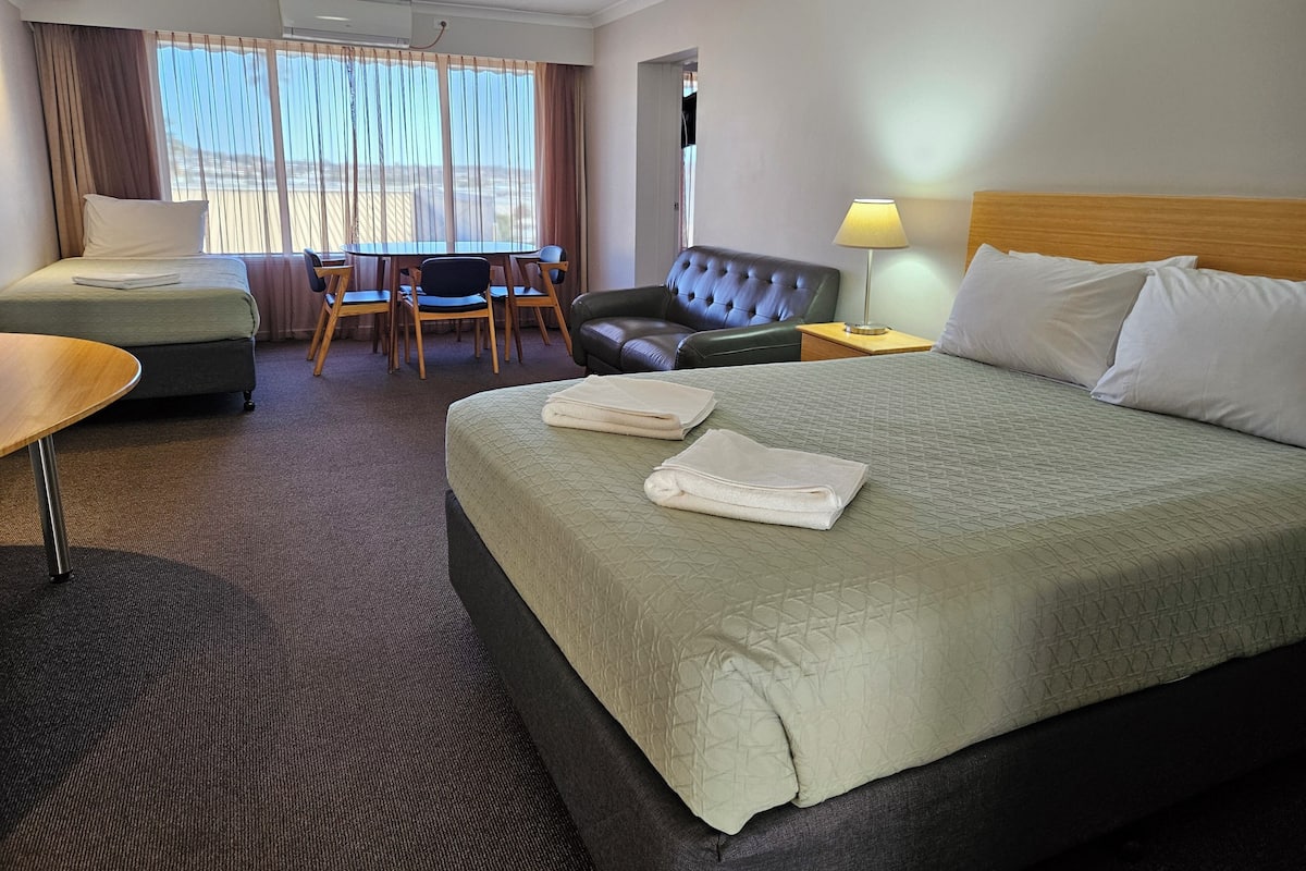 Deluxe Family | Room amenity