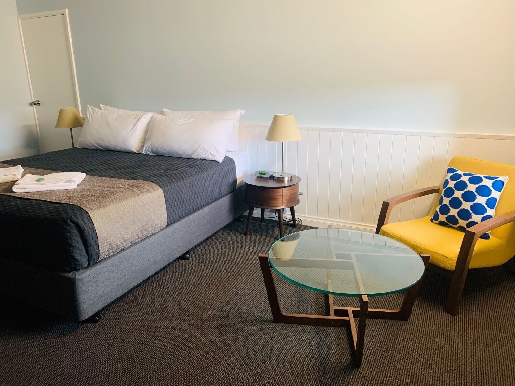 Laptop workspace, free WiFi, bed sheets