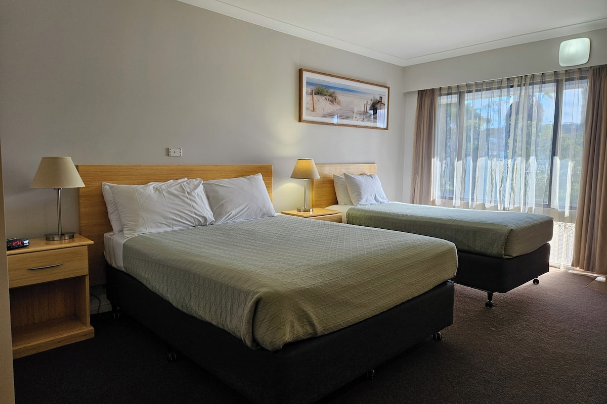 Deluxe Twin kamer | Een laptopwerkplek, gratis wifi, beddengoed