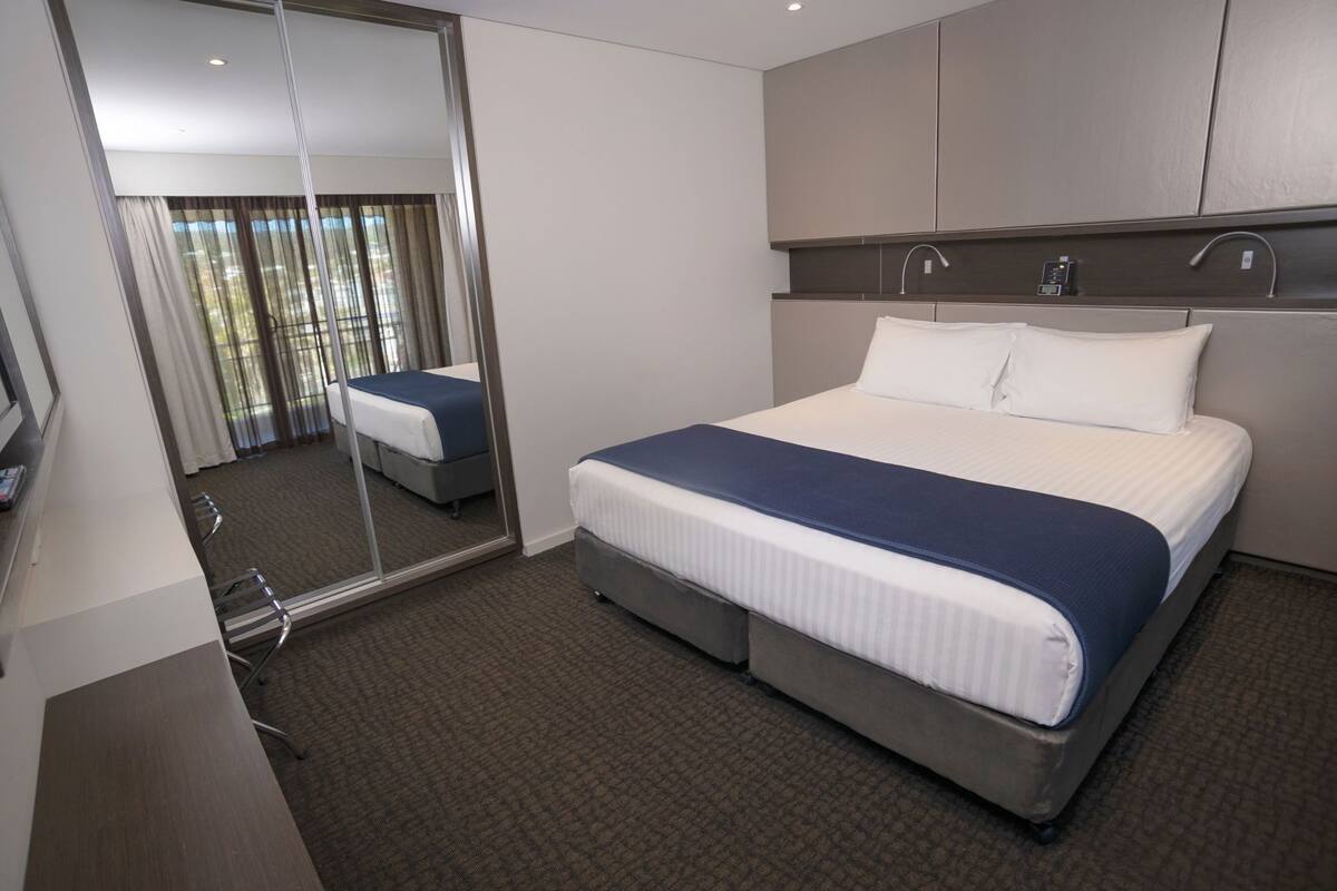 Laptop workspace, free WiFi, bed sheets