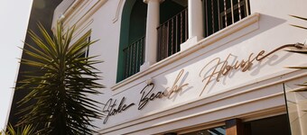 Stoke Beach House - Hostel