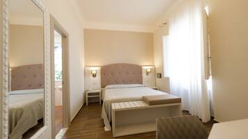 Minibar, coffres-forts dans les chambres, bureau, Wi-Fi gratuit