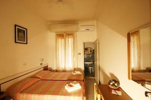 Room - Hotel Villa Alberta Rimini (Rimini)