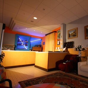 Bar lounge