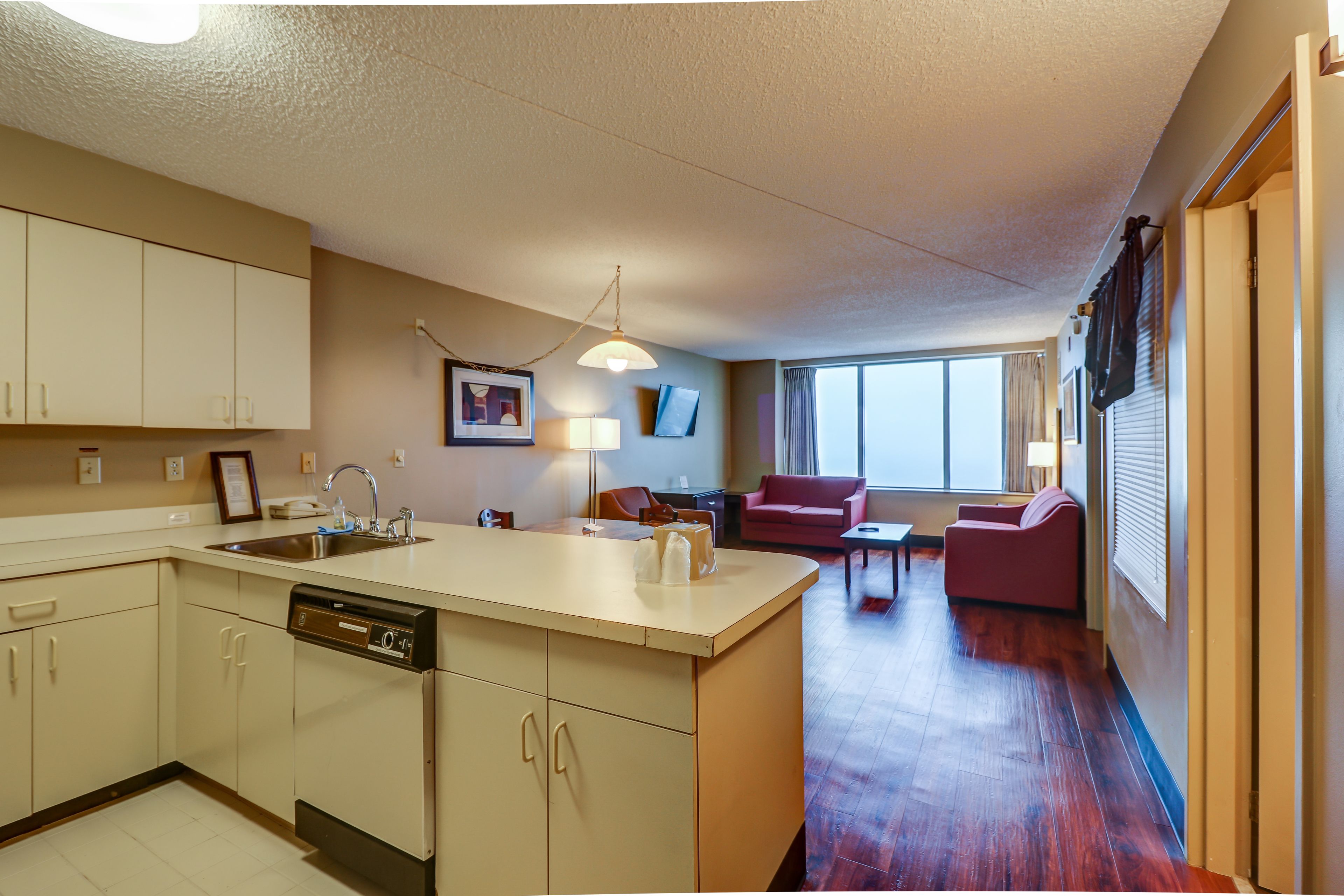 Suite, 1 habitación | Tabla de planchar con plancha, wifi gratis y ropa de cama 