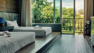 Deluxe Triple Room | Minibar, in-room safe, free WiFi