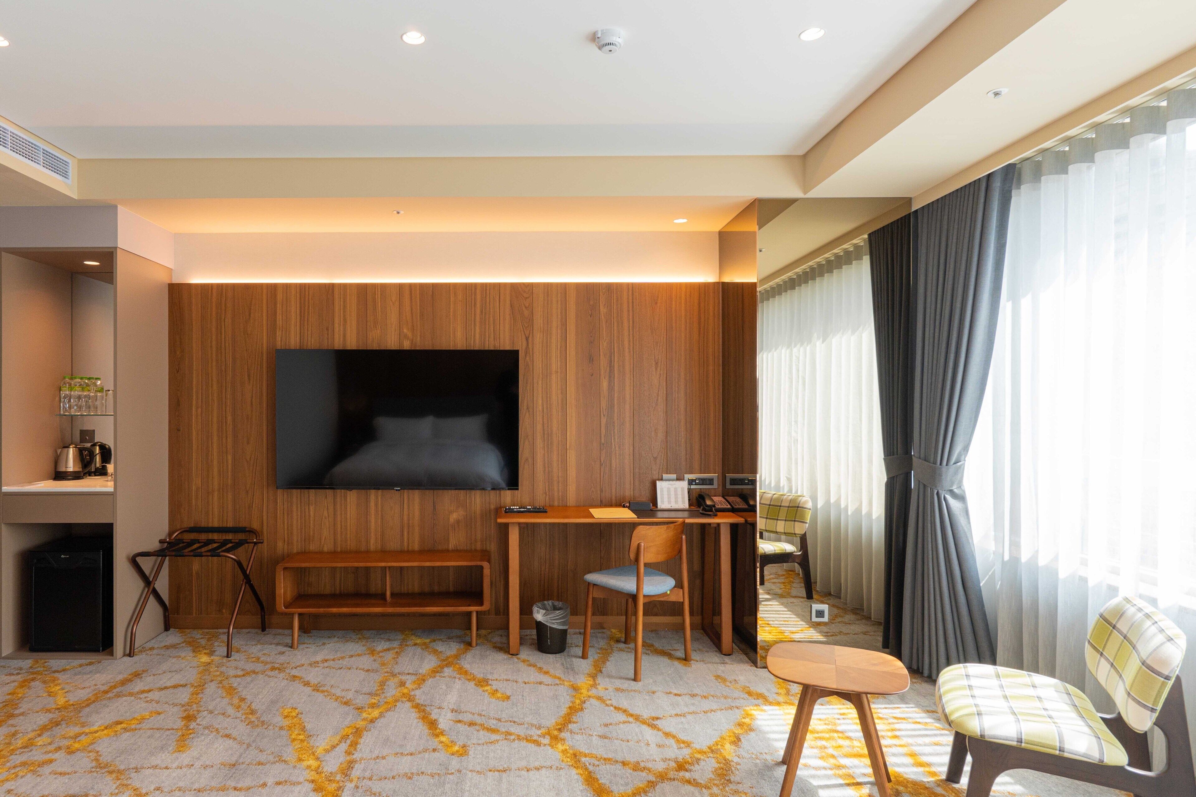 deluxe room, 2 queen beds, bathtub, city view | 1 bedroom, premium bedding, down duvets, minibar