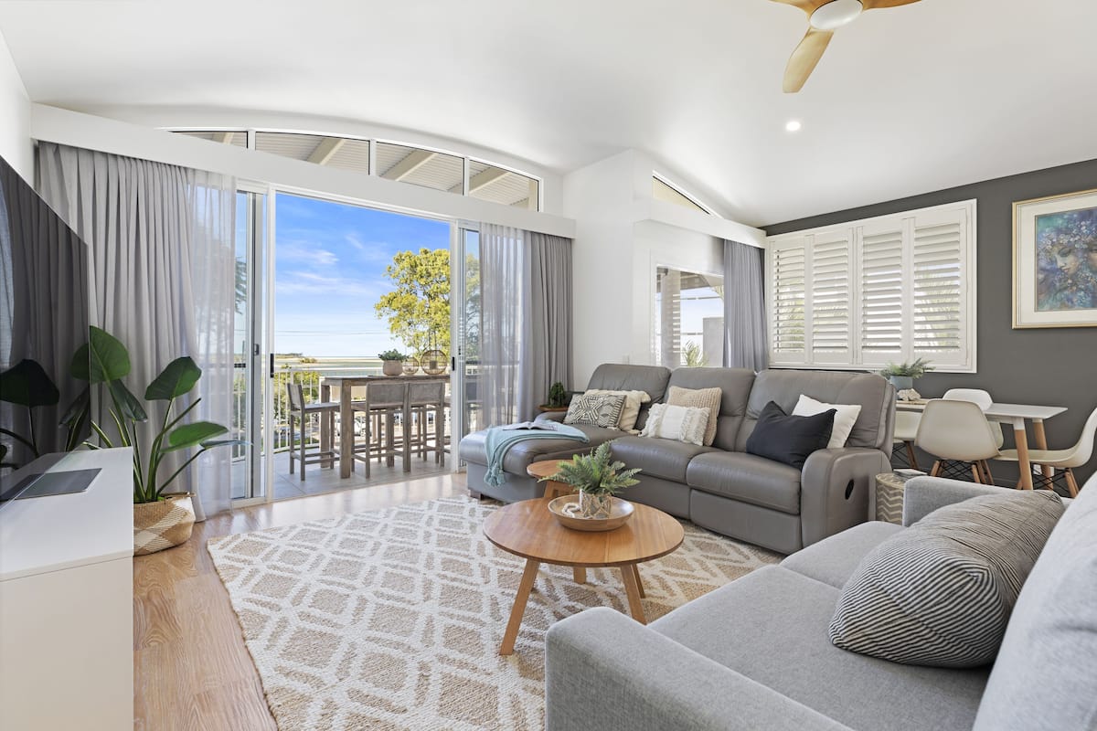 3 bedrooms, individually decorated, individually furnished