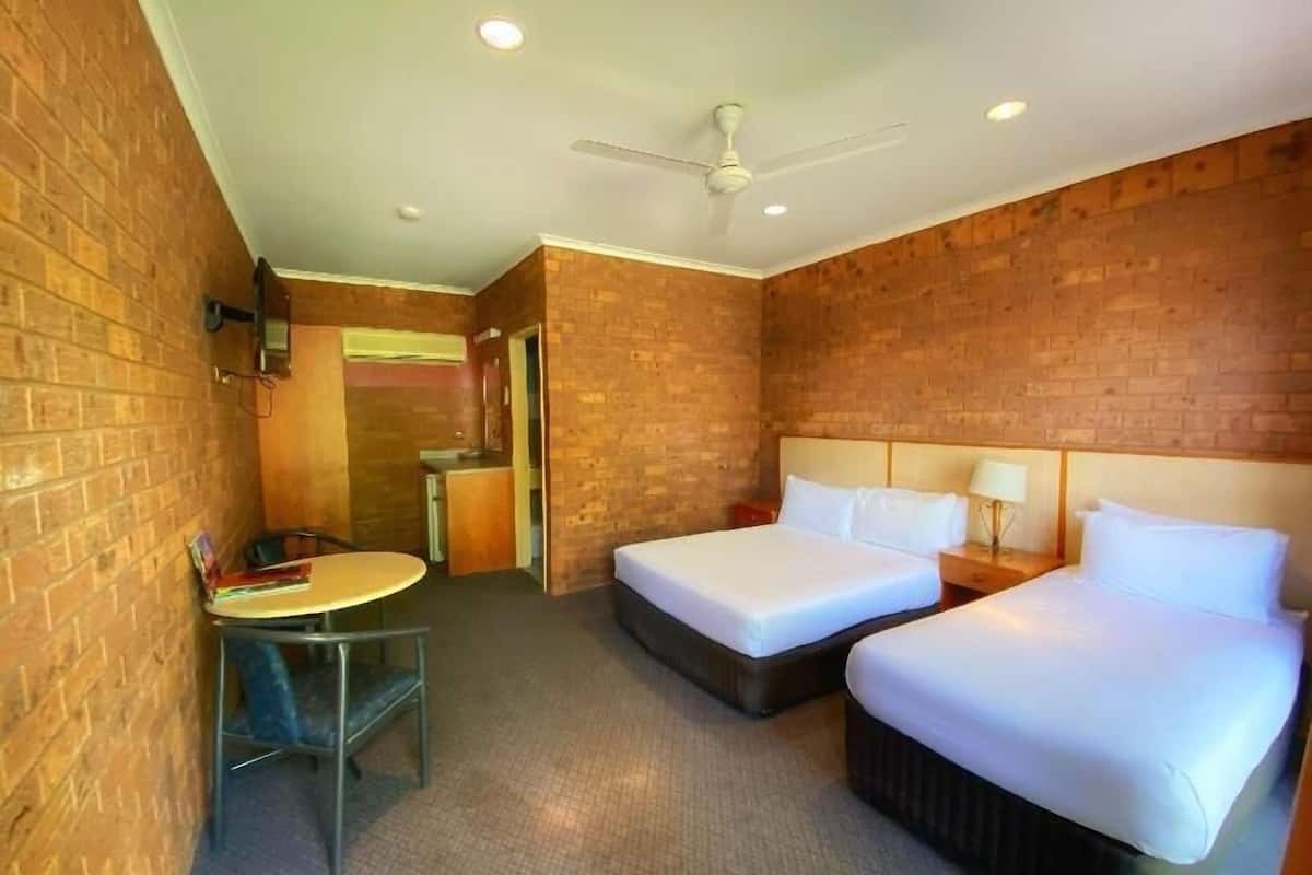 Soundproofing, cribs/infant beds, rollaway beds, free WiFi