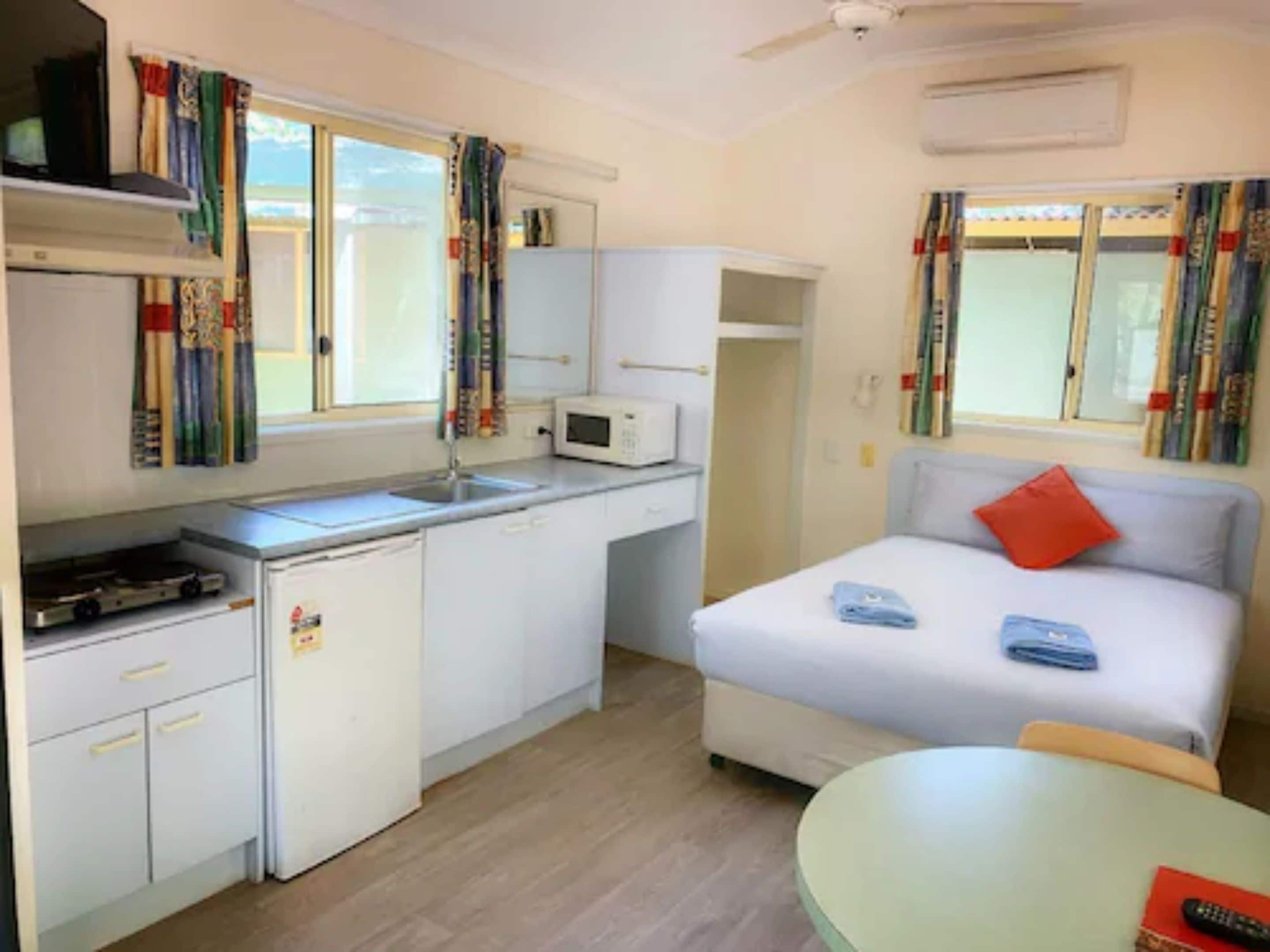 Cabin | Soundproofing, free WiFi, bed sheets
