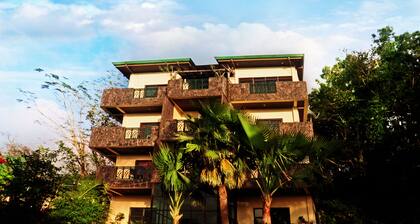 MC Mountain Home Apartelle