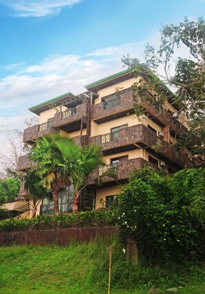 Exterior - MC Mountain Home Apartelle (Alfonso)