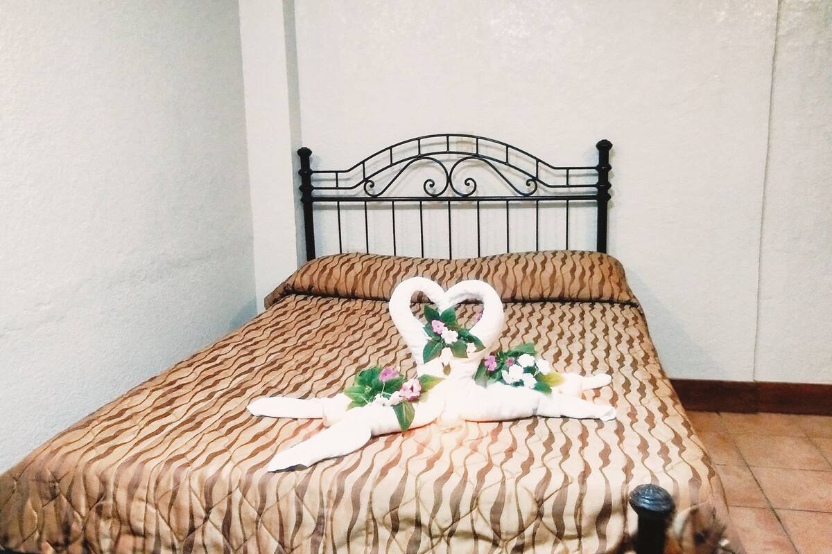 Classic Double Room | 1 bedroom, desk, rollaway beds, bed sheets