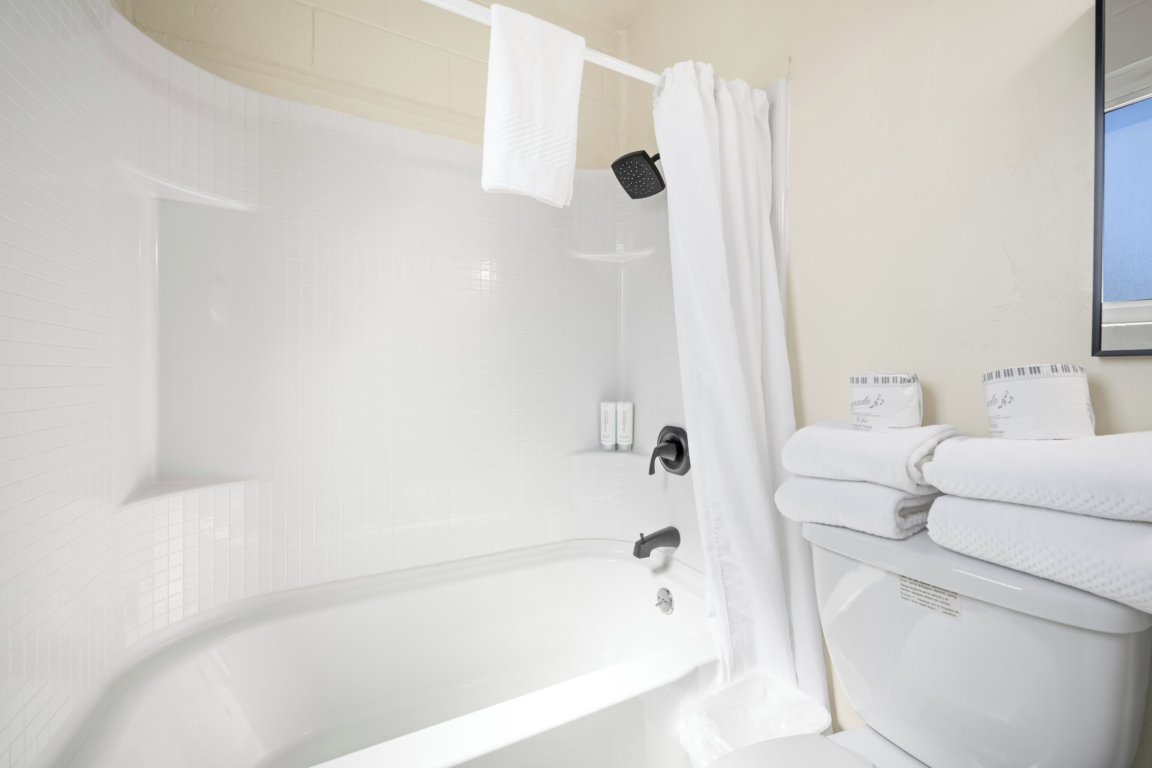 Room, 2 Double Beds, Non Smoking (Efficiency) | Bathroom