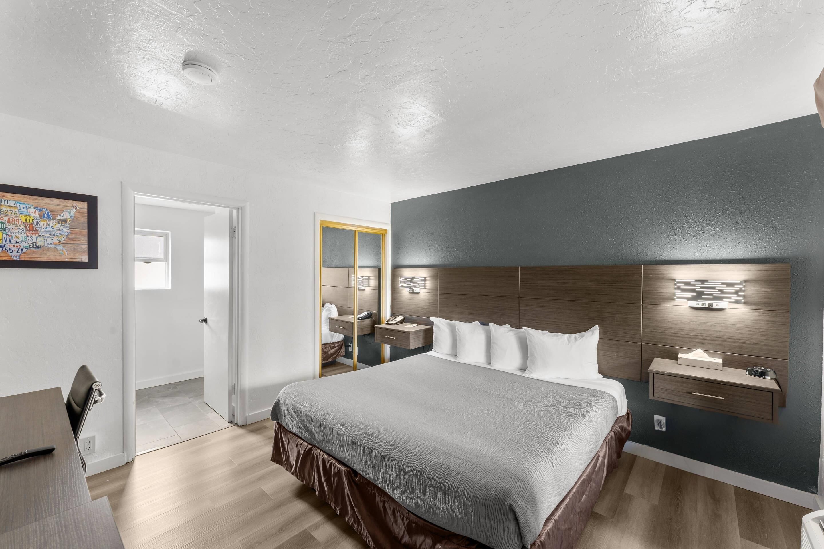 Chambre, 1 très grand lit, non-fumeurs