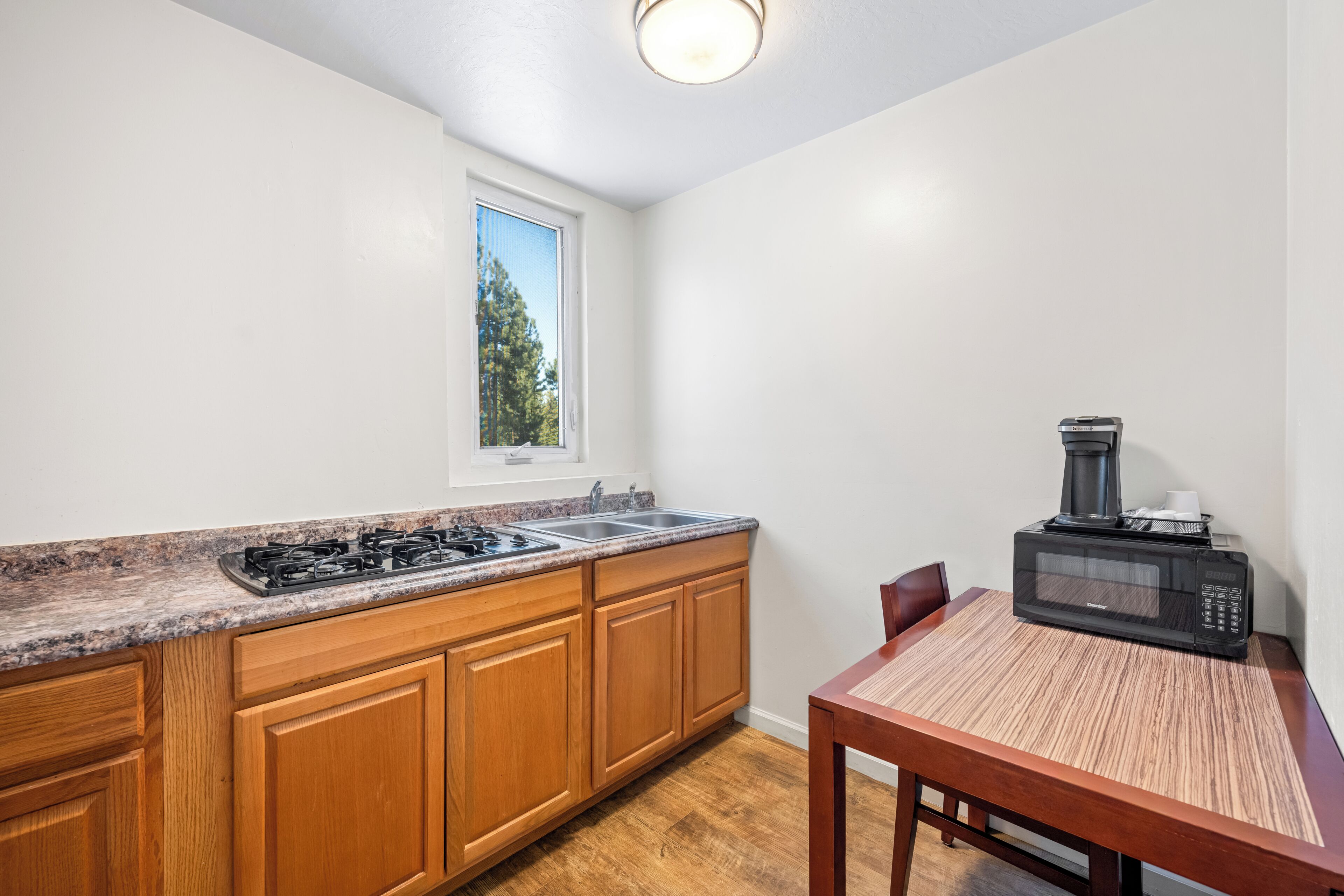 Photo - Econo Lodge Inn & Suites Heavenly Village Area