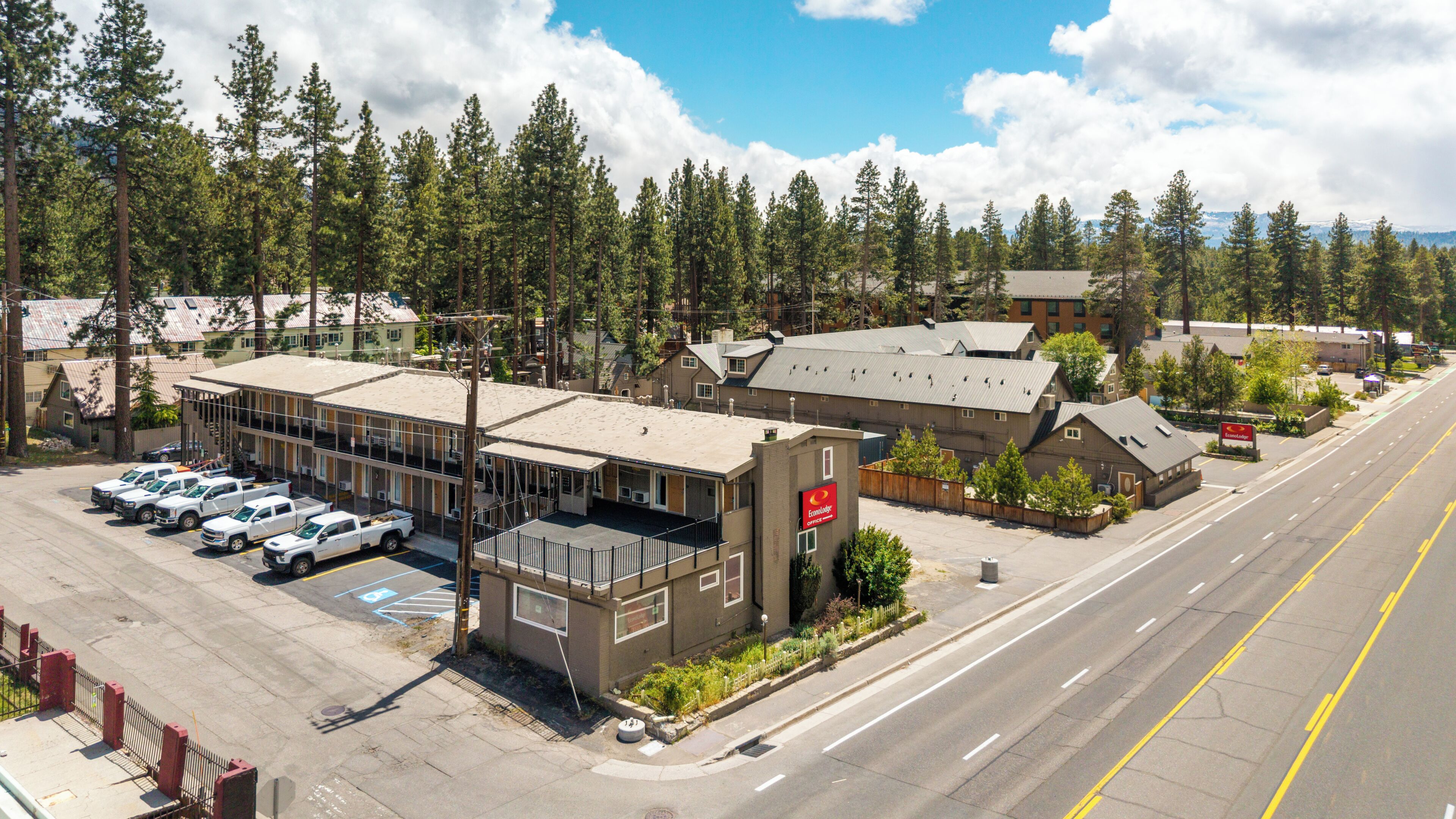 Foto - Econo Lodge Inn & Suites Heavenly Village Area