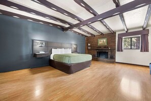 Efficiency, Suite, 1 King Bed, Non Smoking - Econo Lodge Inn & Suites Heavenly Village Area (South Lake Tahoe)