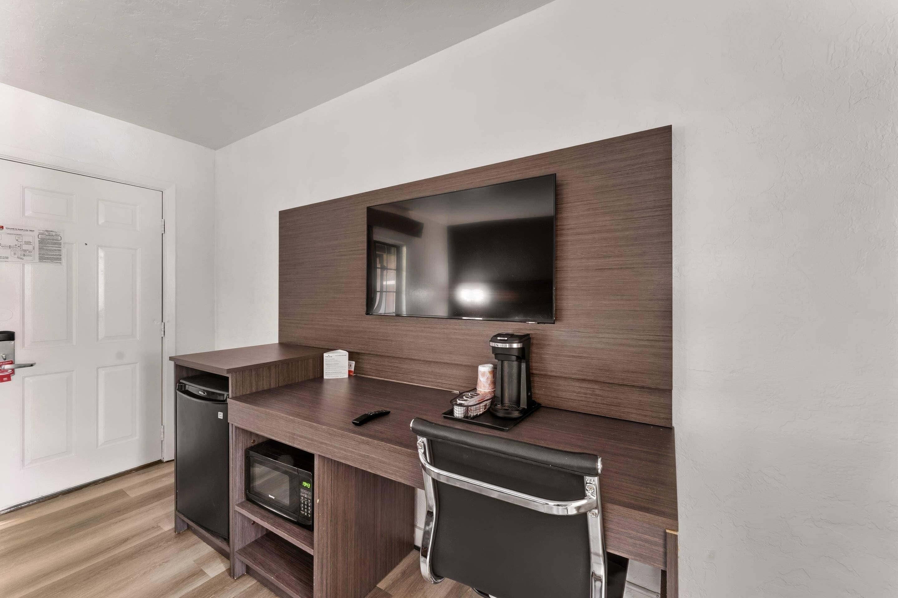 Photo - Econo Lodge Inn & Suites Heavenly Village Area