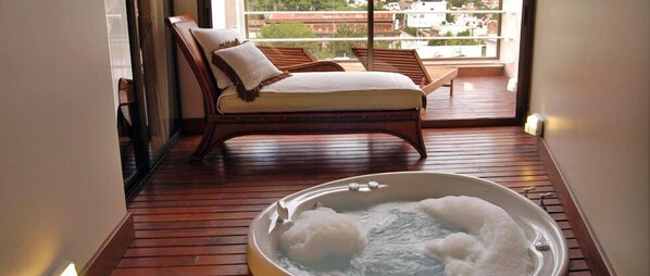 Tina de hidromasaje interior