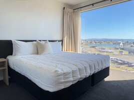 Two bedroom Apartment | Premium bedding, laptop workspace, iron/ironing board, cribs/infant beds