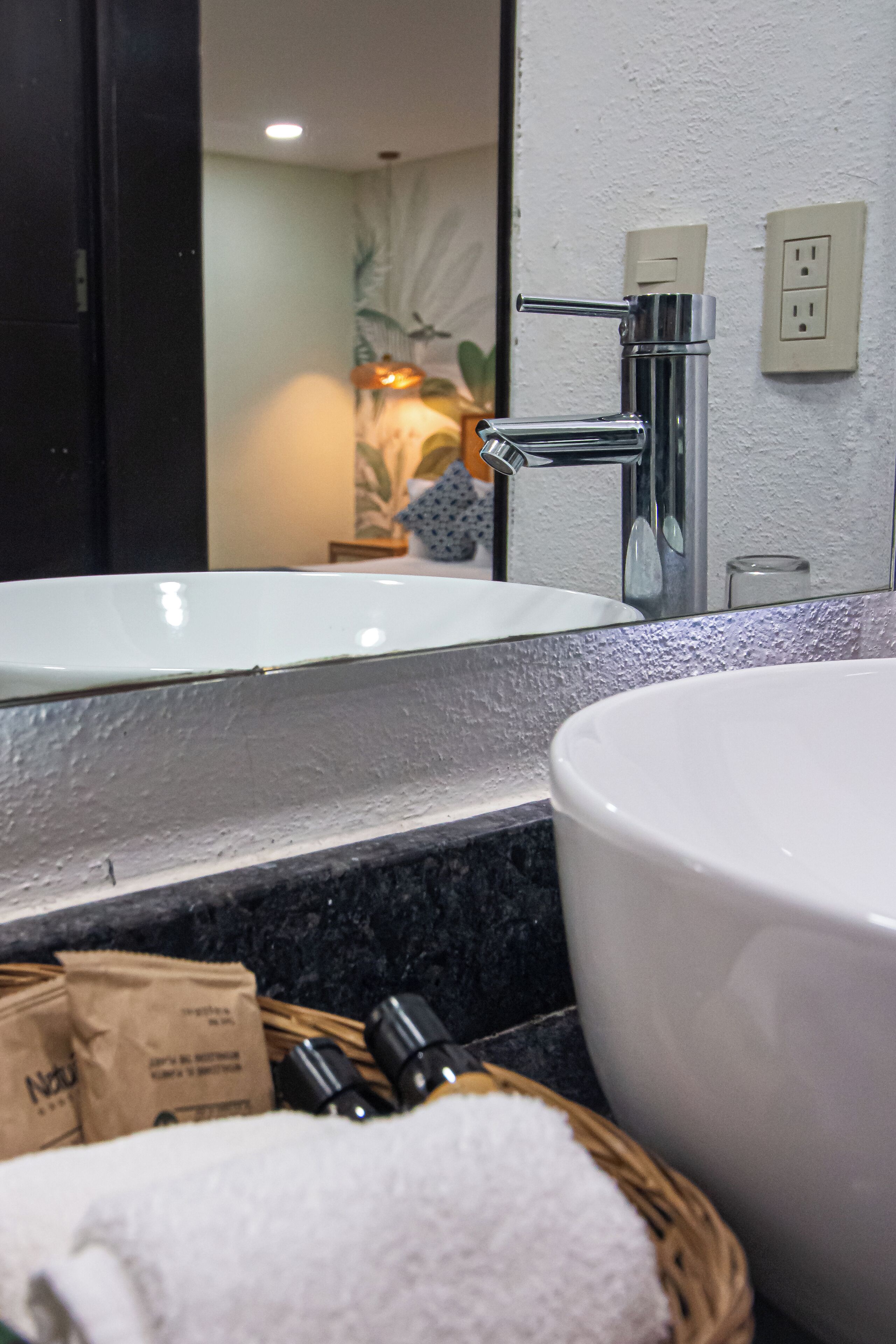 Foto - La Iguana Vallarta LGBT ADULTS ONLY - Romantic Zone - Party Clubbing Street