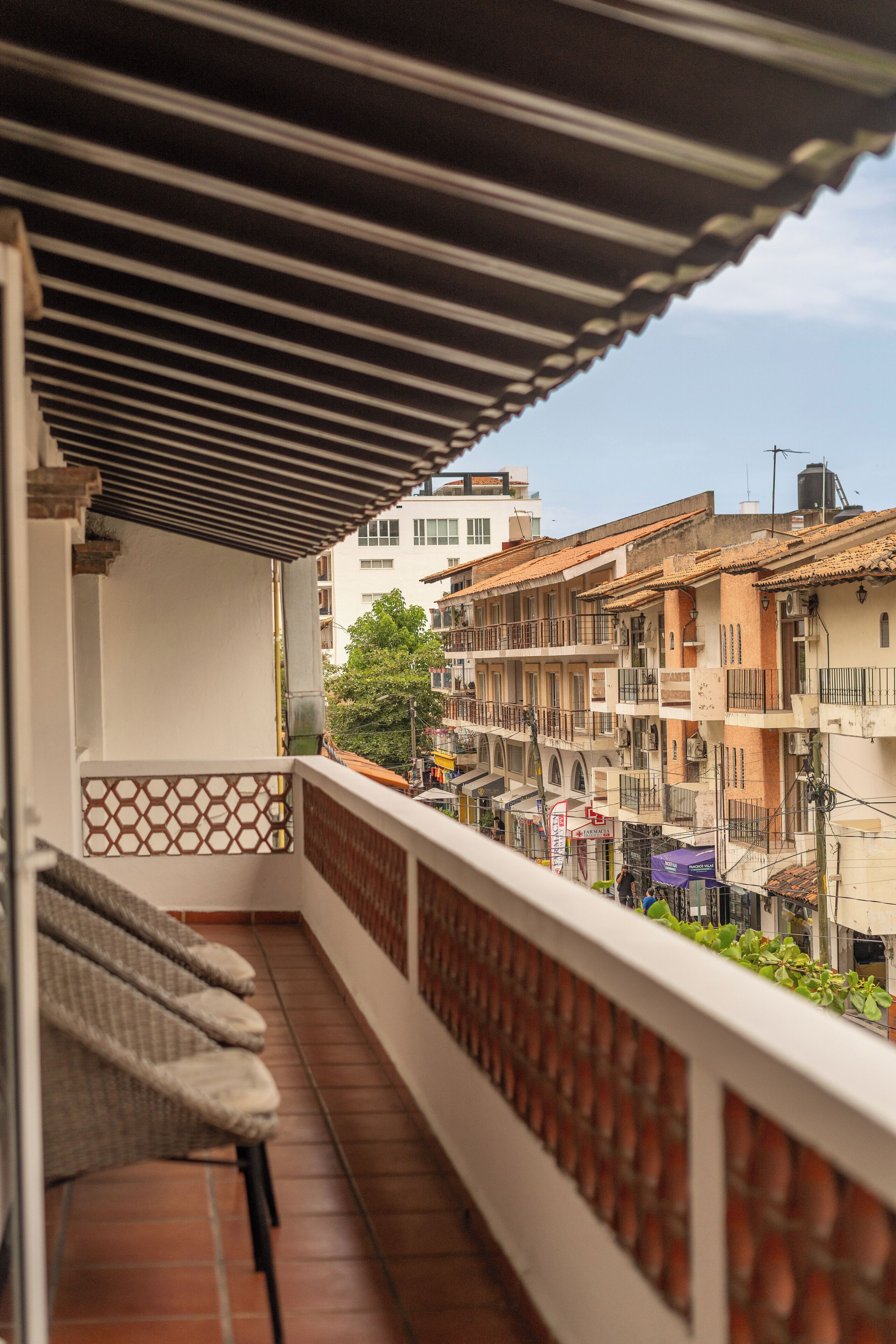 Rainbow Paradise 2 Bedroom Apartment | Balcony