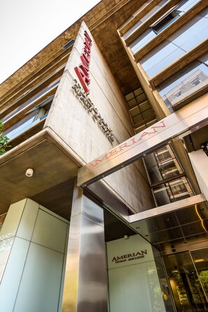 Mặt tiền nơi lưu trú