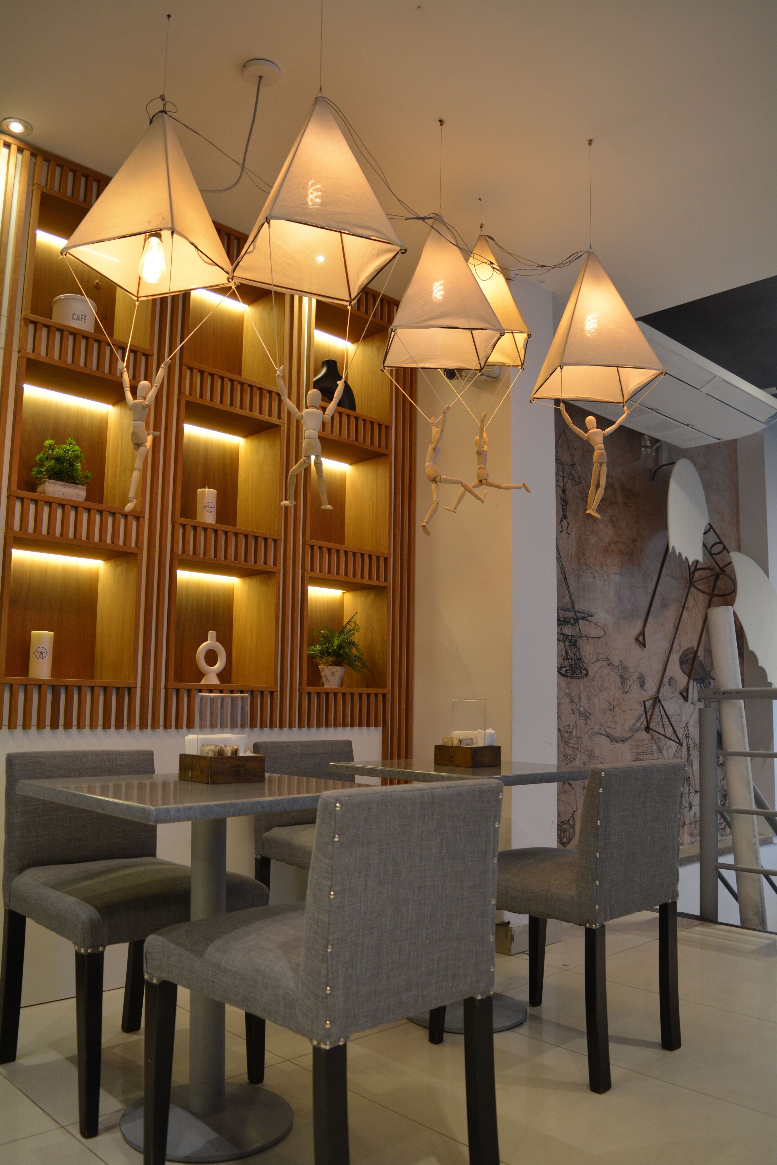 تقديم الإفطار والغداء والعشاء