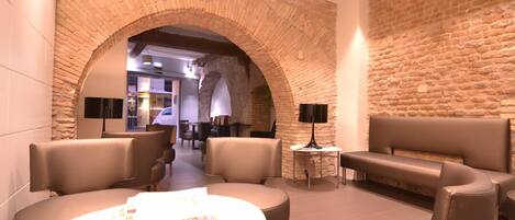 Coin salon dans le hall