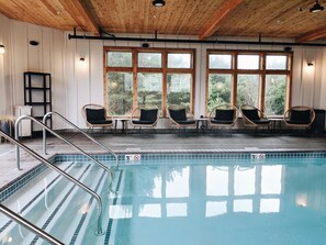 Indoor pool - Adrift Hotel (Long Beach)