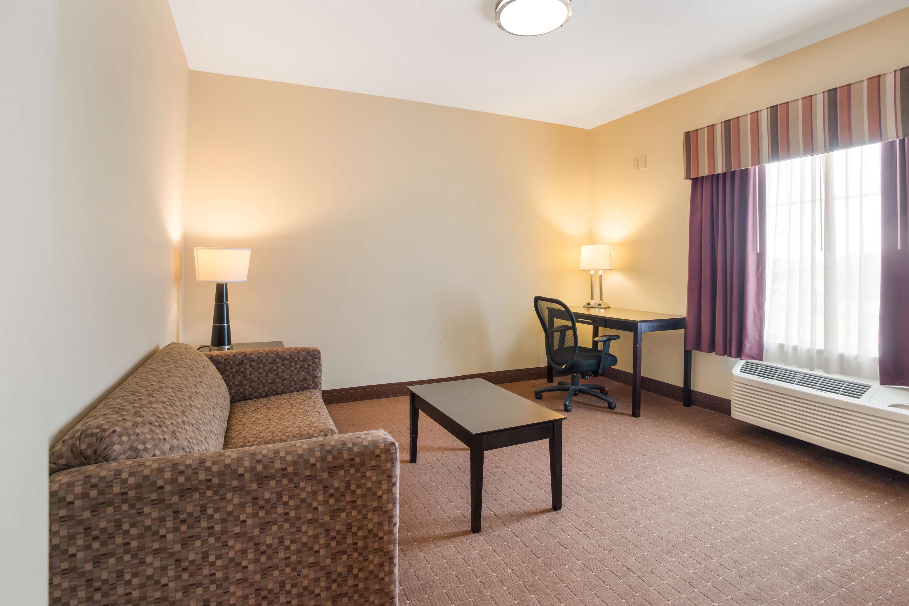 room, multiple beds | desk, rollaway beds, free wifi, bed sheets