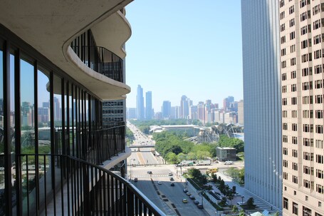 Radisson Blu Aqua Hotel Chicago - Image 35