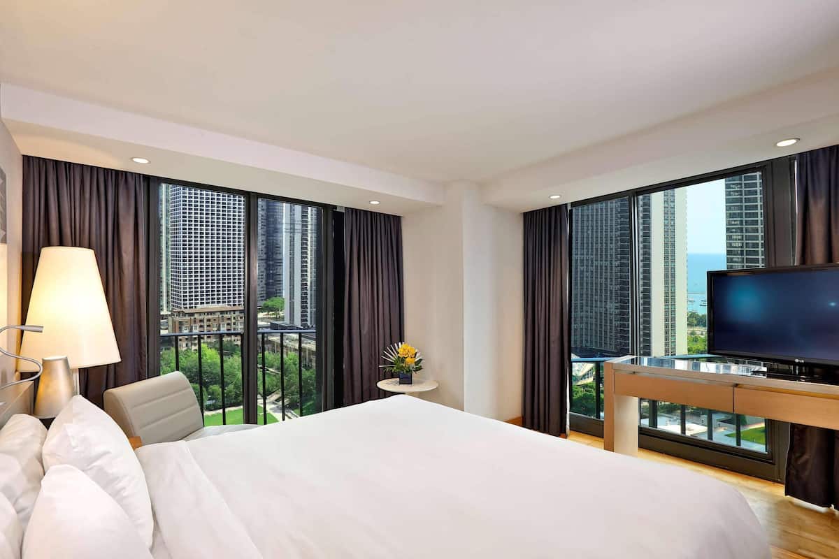 Camera Premium, 1 letto king, vista parco (NonSmoking ) | Biancheria da letto ipoallergenica, minibar, cassaforte in camera