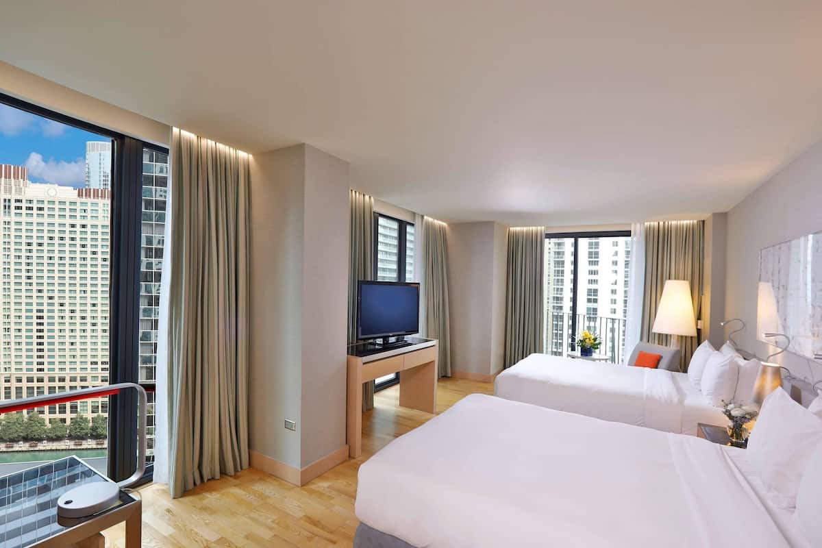 Hypo-allergenic bedding, minibar, in-room safe, desk