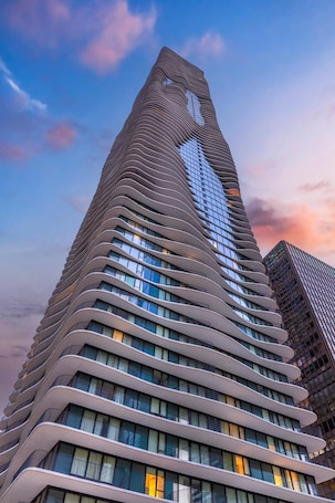 Radisson Blu Aqua Hotel Chicago