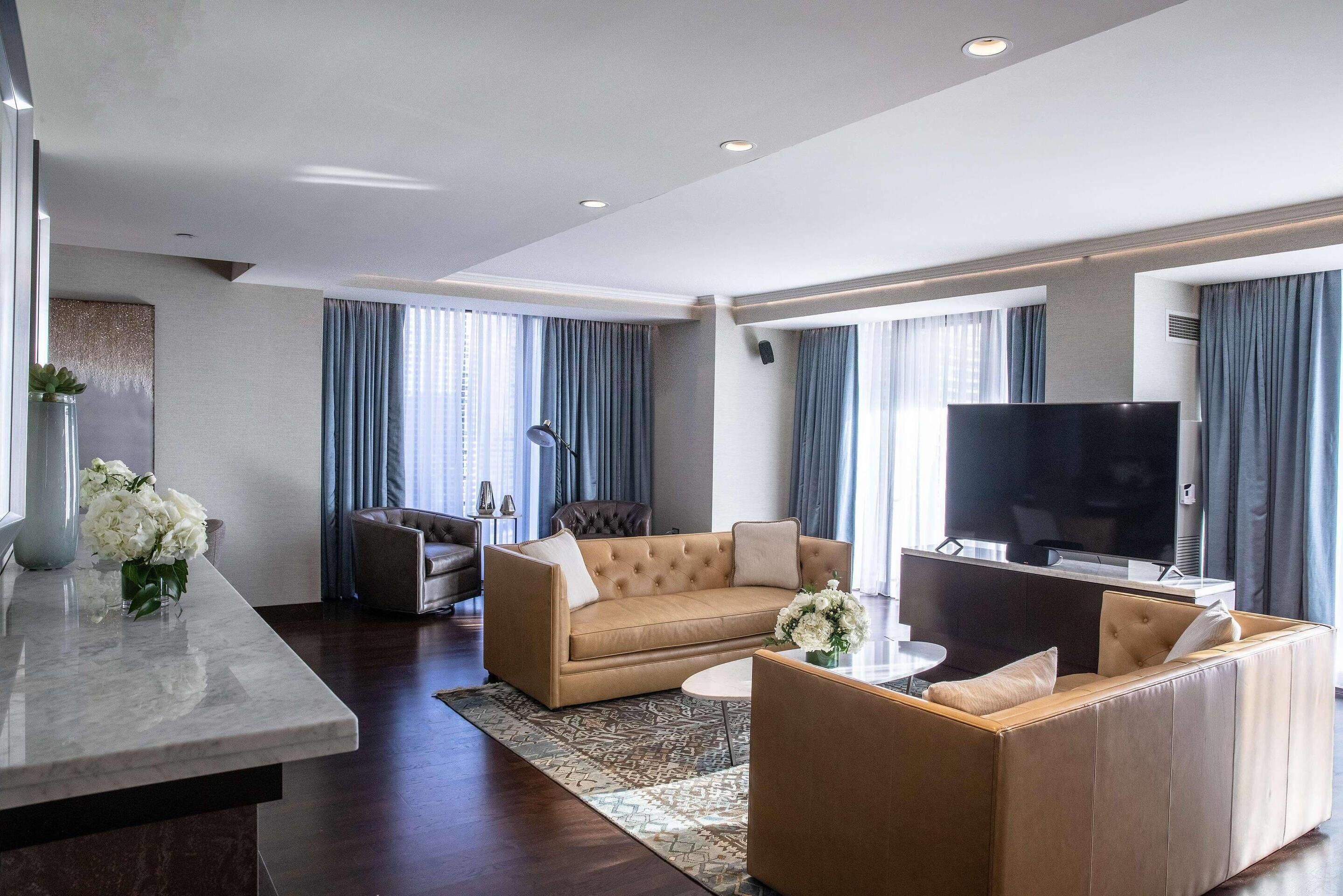 hypo-allergenic bedding, minibar, in-room safe, desk