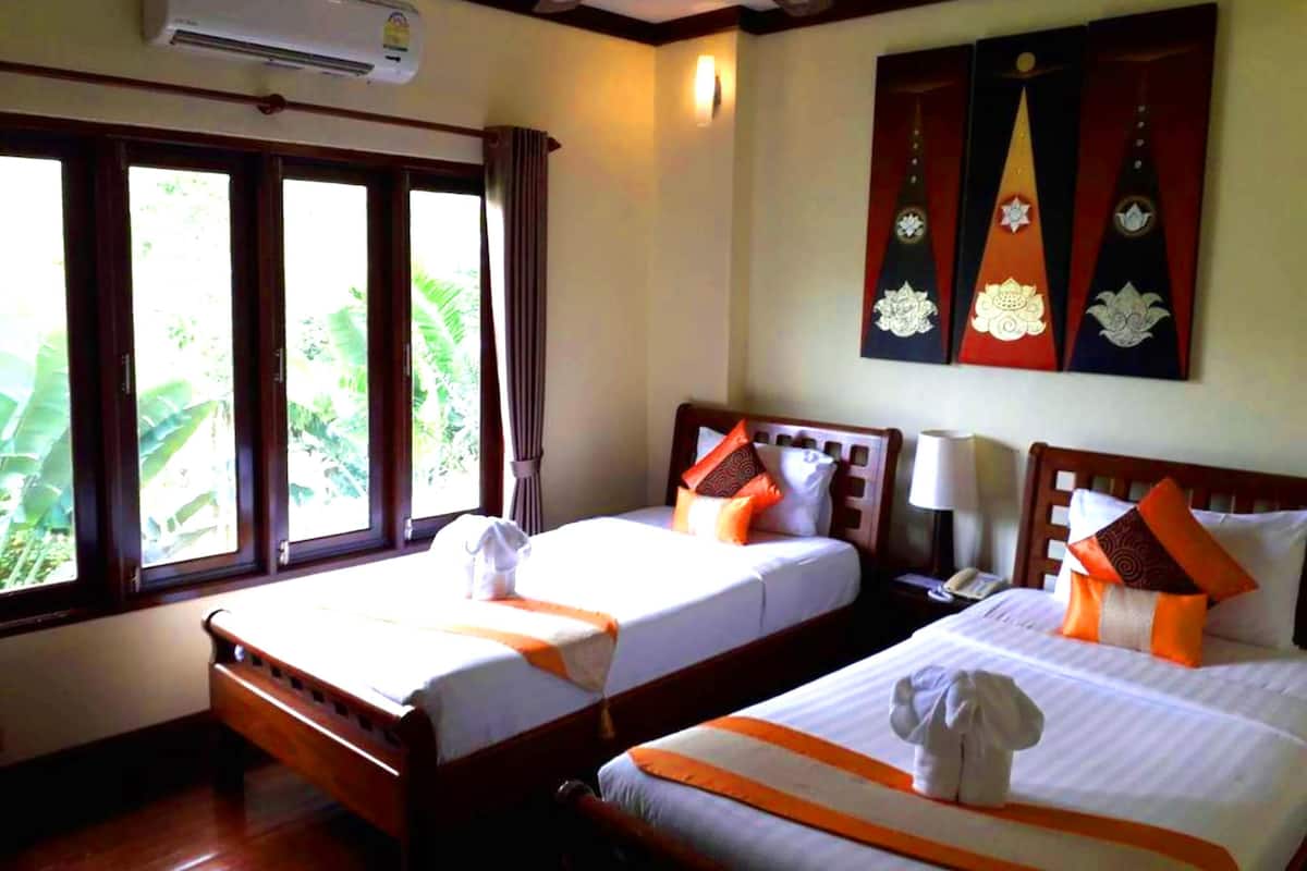 Deluxe Hilltop View 2 Single beds   | 객실 내 금고, 무료 WiFi, 각각 다른 스타일의 인테리어, 침대 시트