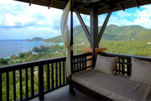 Een kluis op de kamer, individueel gedecoreerd, gratis wifi, beddengoed