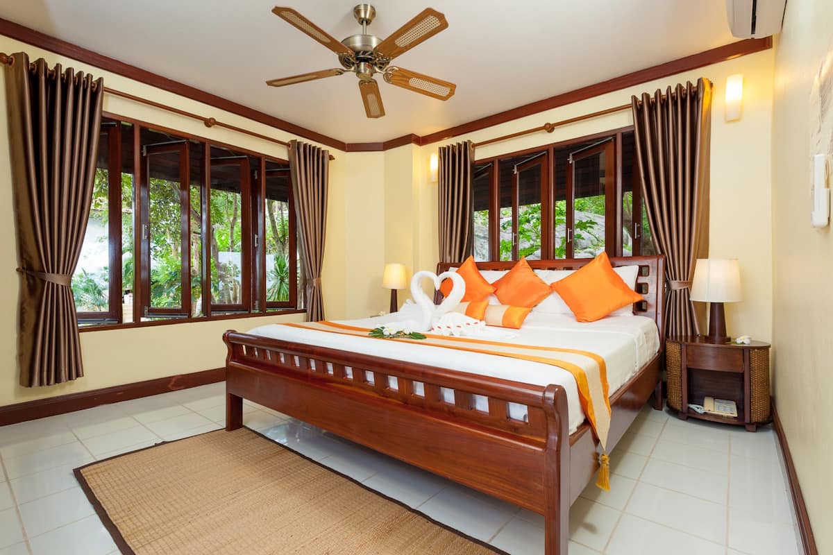 Deluxe Hilltop View 1 Double Bed | In-room safe, individually decorated, free WiFi, bed sheets