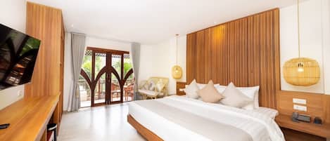 Suite, Garden View Double Bed   | Cofres nos quartos, individualmente decorados, Wi-Fi de cortesia