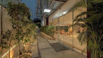 Façade de lâhĂ©bergement - soirĂ©e/nuit