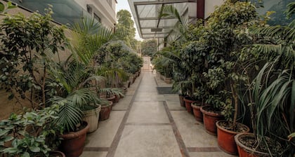 Iris Park Hotel